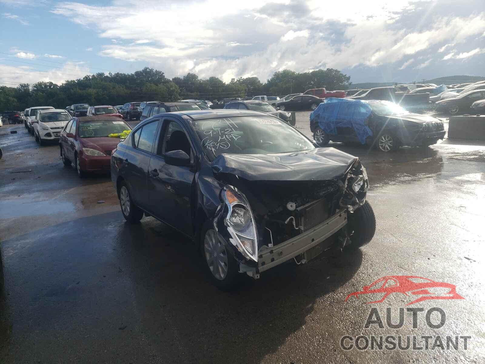 NISSAN VERSA 2017 - 3N1CN7AP1HL857741