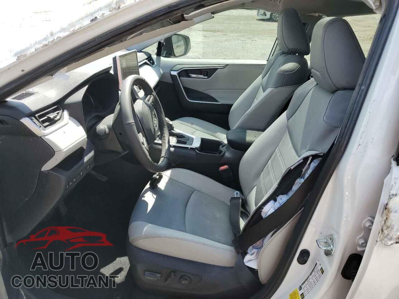 TOYOTA RAV4 2024 - 2T3A1RFV8RW450187