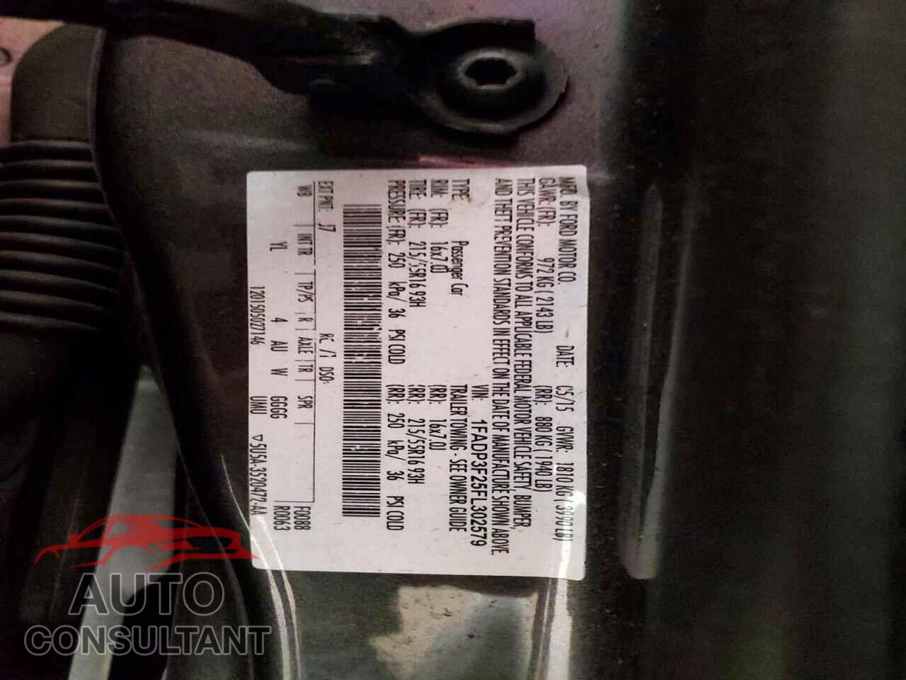 FORD FOCUS 2015 - 1FADP3F25FL302579