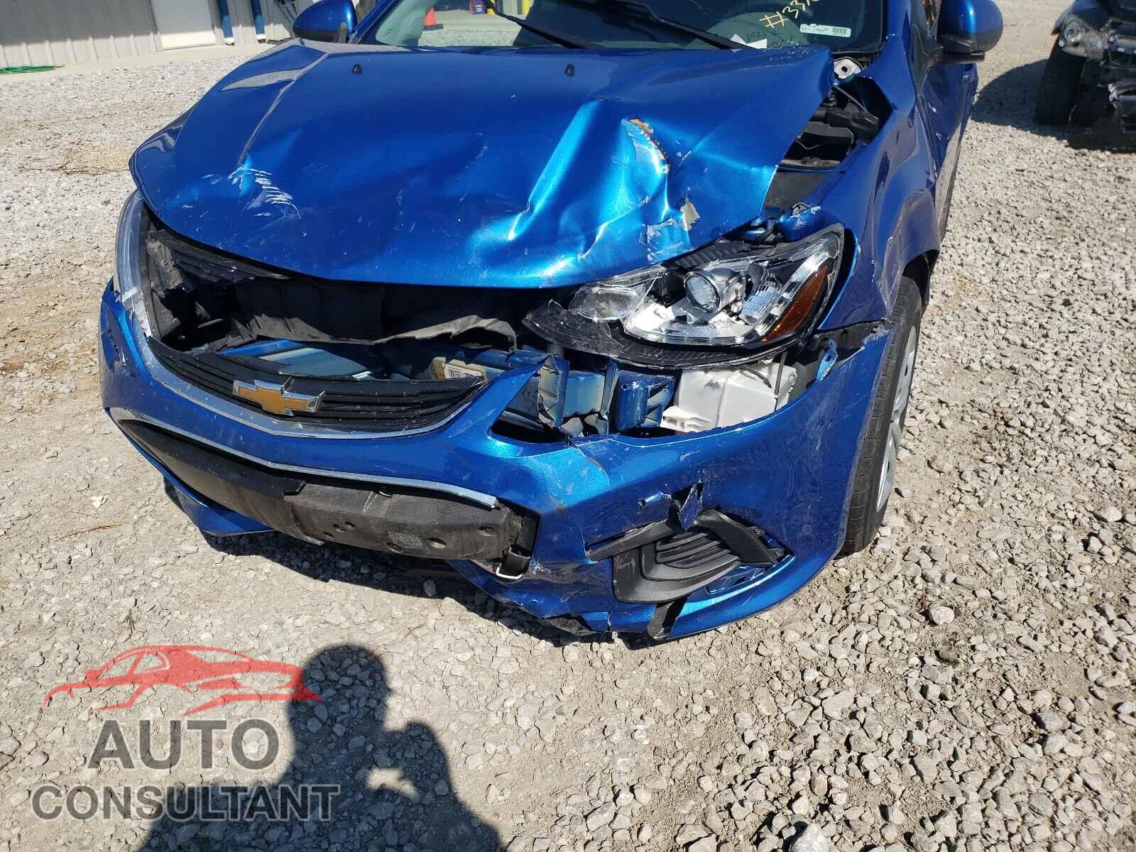 CHEVROLET SONIC 2017 - 1G1JB5SH3H4161812