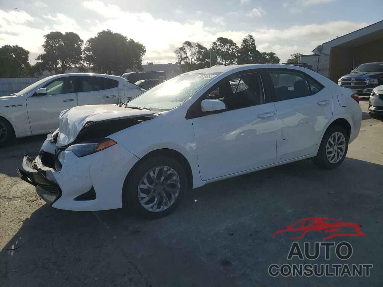TOYOTA COROLLA 2019 - 5YFBURHE7KP936885