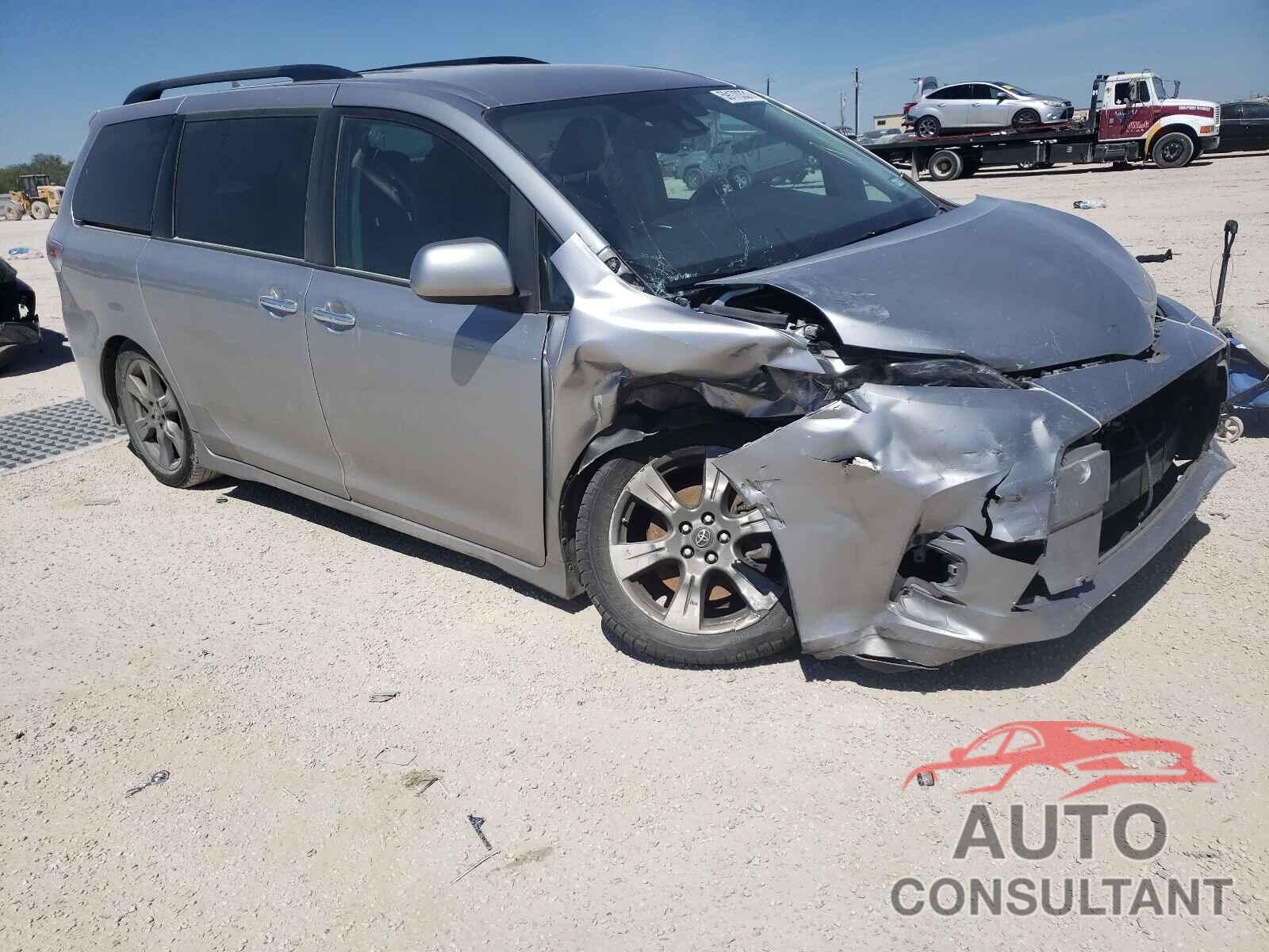 TOYOTA SIENNA 2018 - 5TDXZ3DC8JS919771