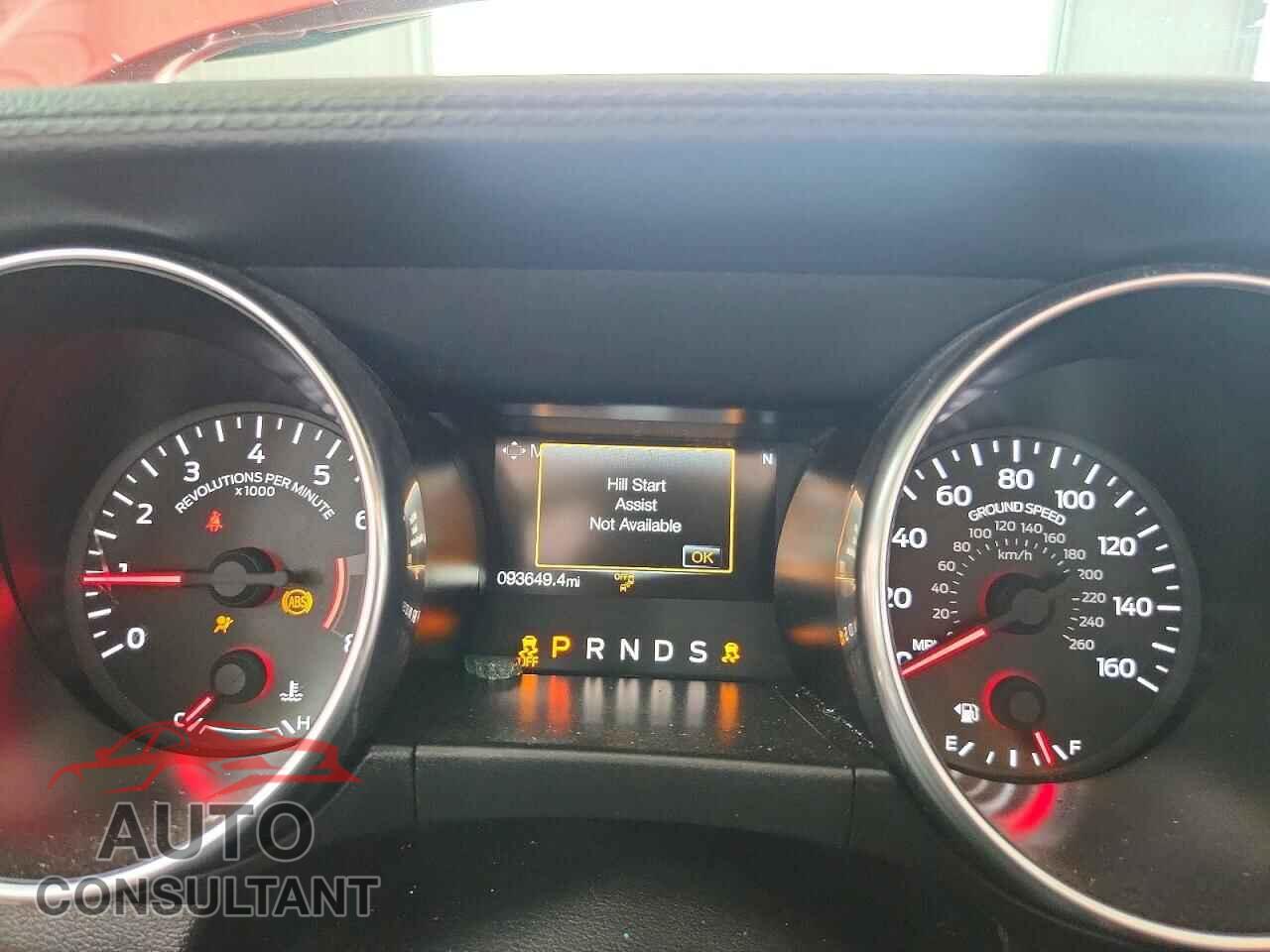 FORD MUSTANG 2021 - 1FATP8UH1M5105748