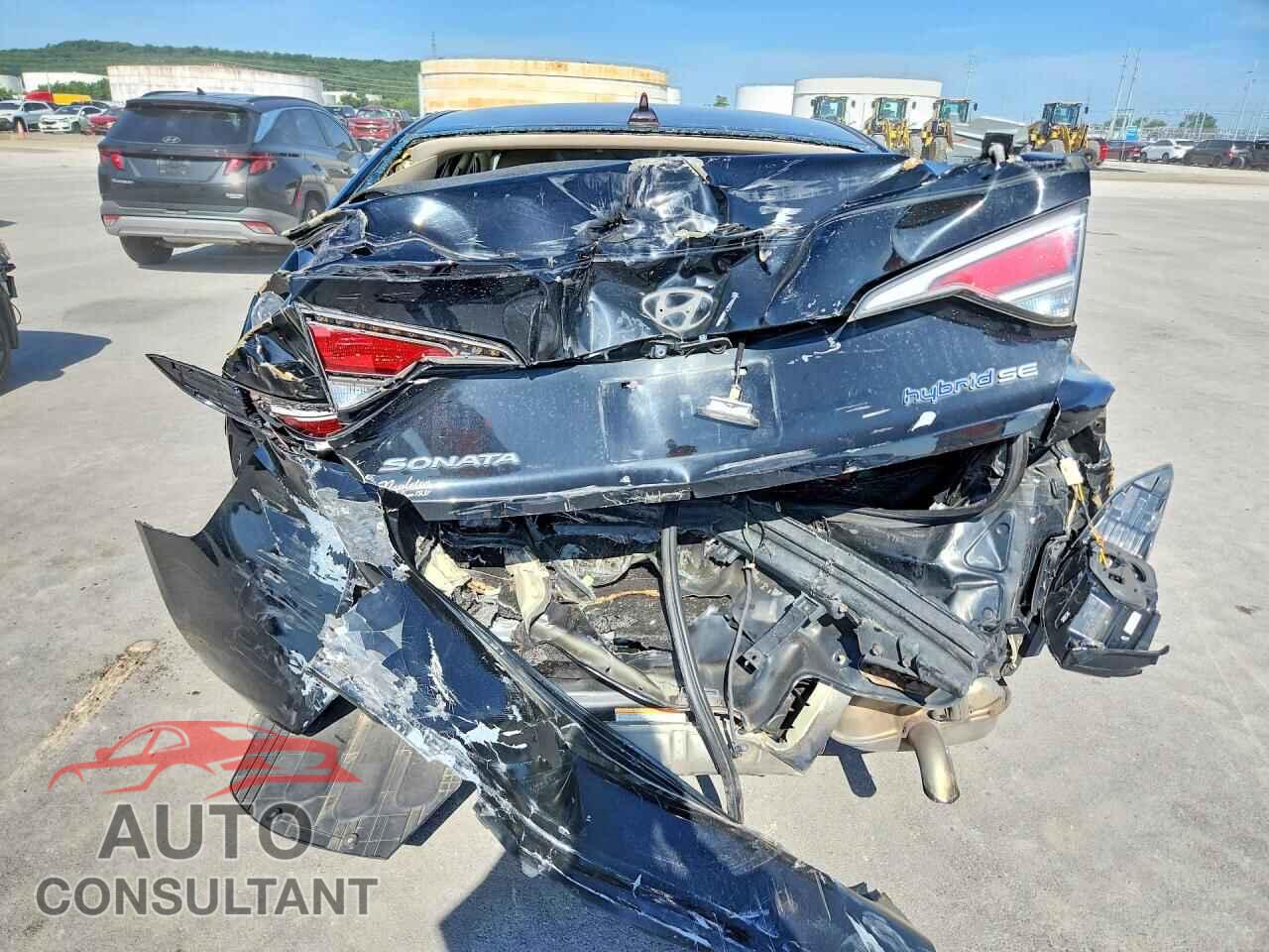 HYUNDAI SONATA 2017 - KMHE24L15HA043990