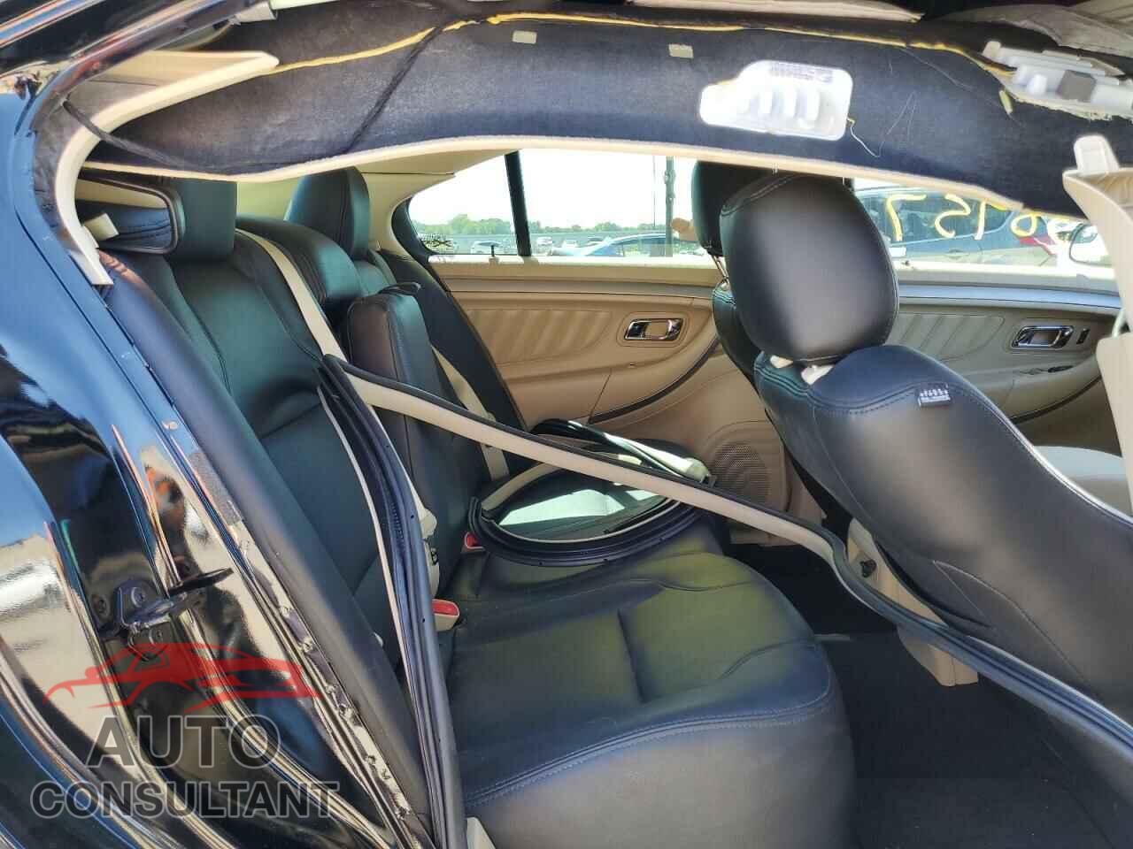 FORD TAURUS 2018 - 1FAHP2E86JG140755