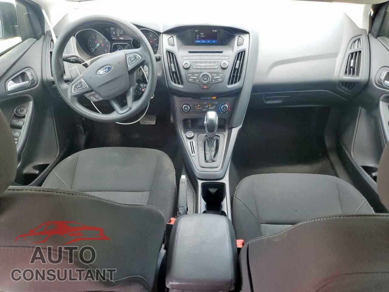 FORD FOCUS 2016 - 1FADP3K2XGL319031
