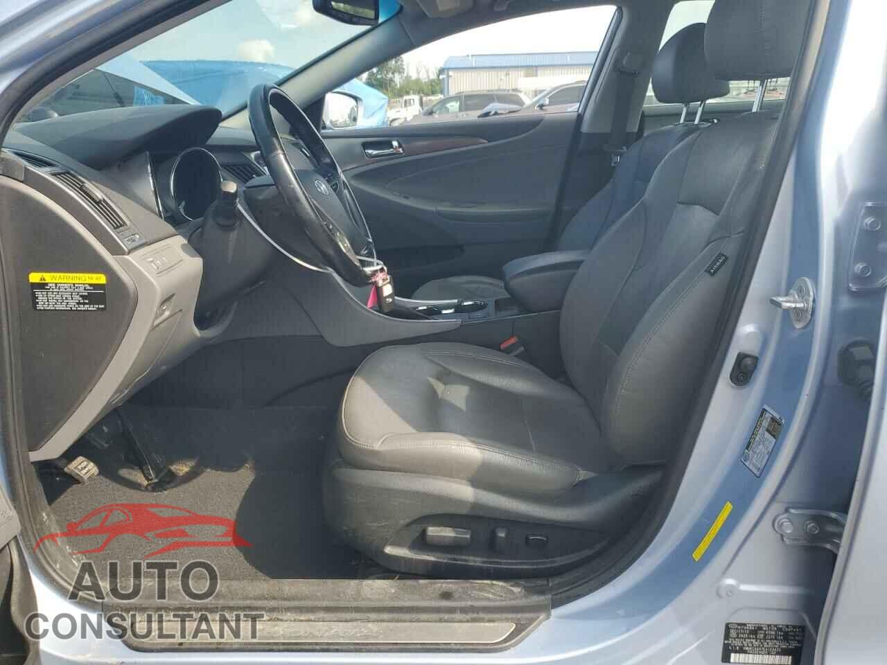 HYUNDAI SONATA 2014 - KMHEC4A47EA103435