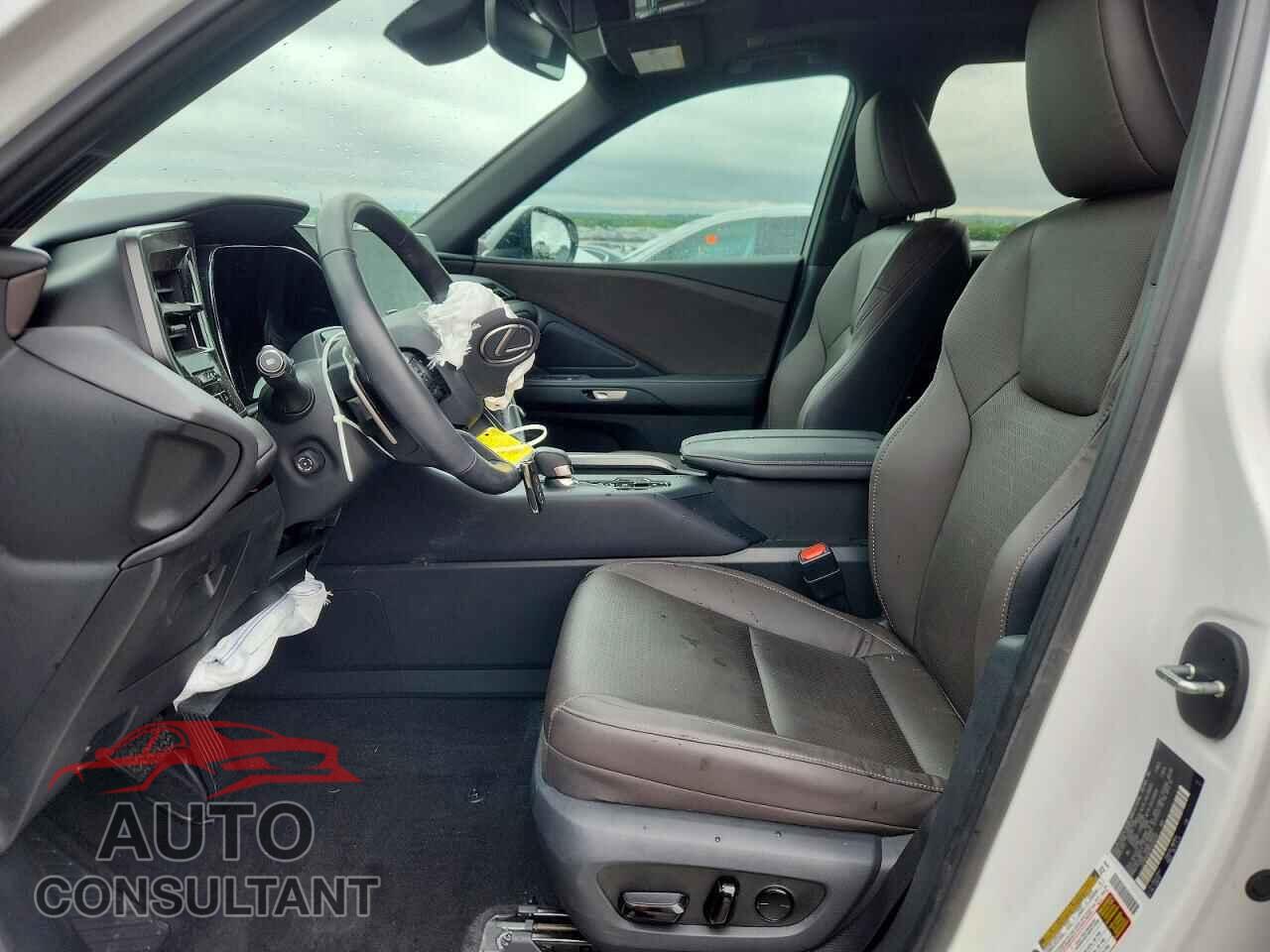 LEXUS UNKNOWN 2024 - 5TDAAAA68RS002437