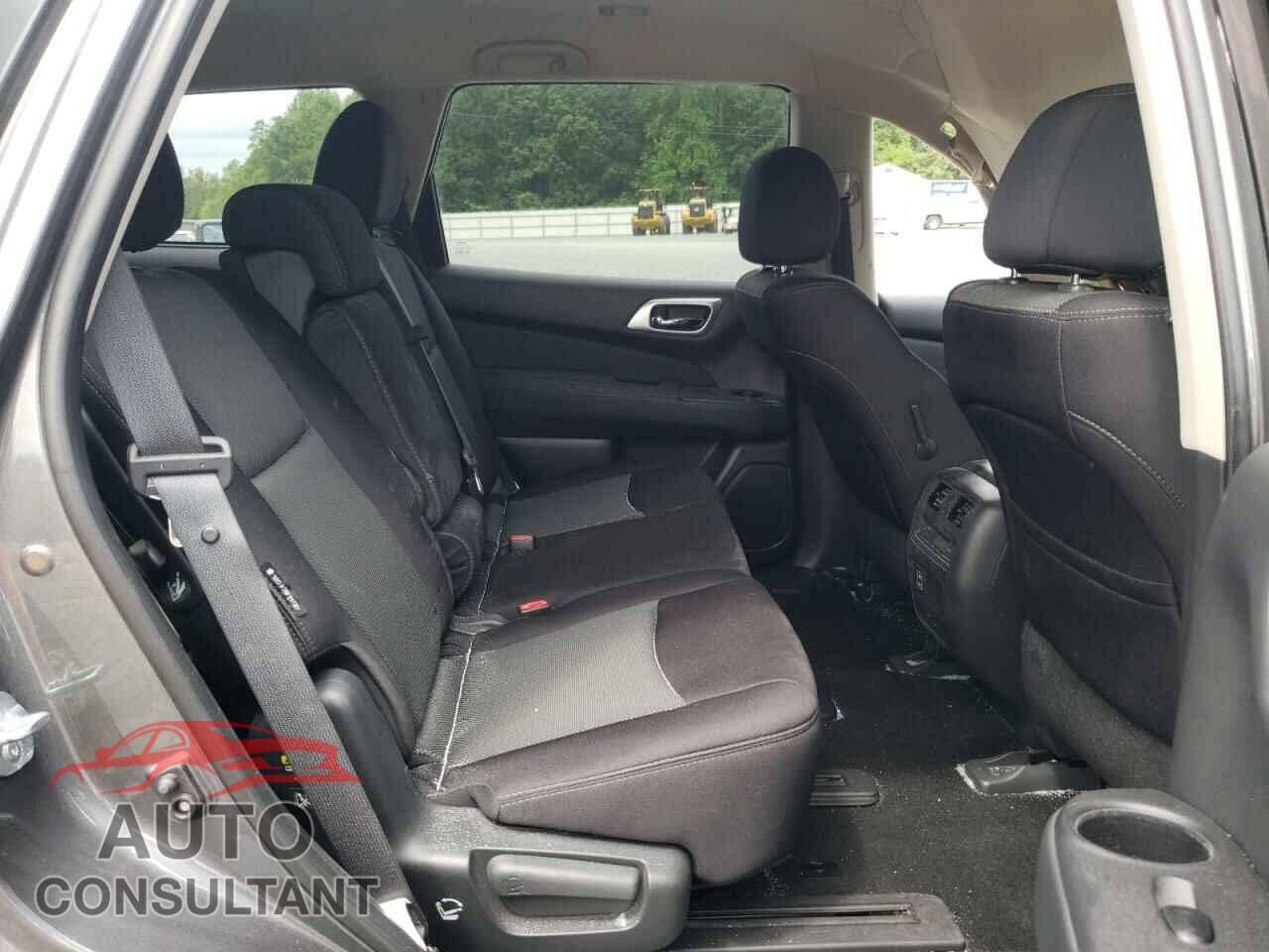 NISSAN PATHFINDER 2018 - 5N1DR2MN8JC677575