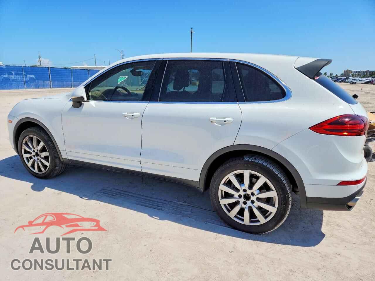 PORSCHE CAYENNE 2016 - WP1AA2A23GKA08605