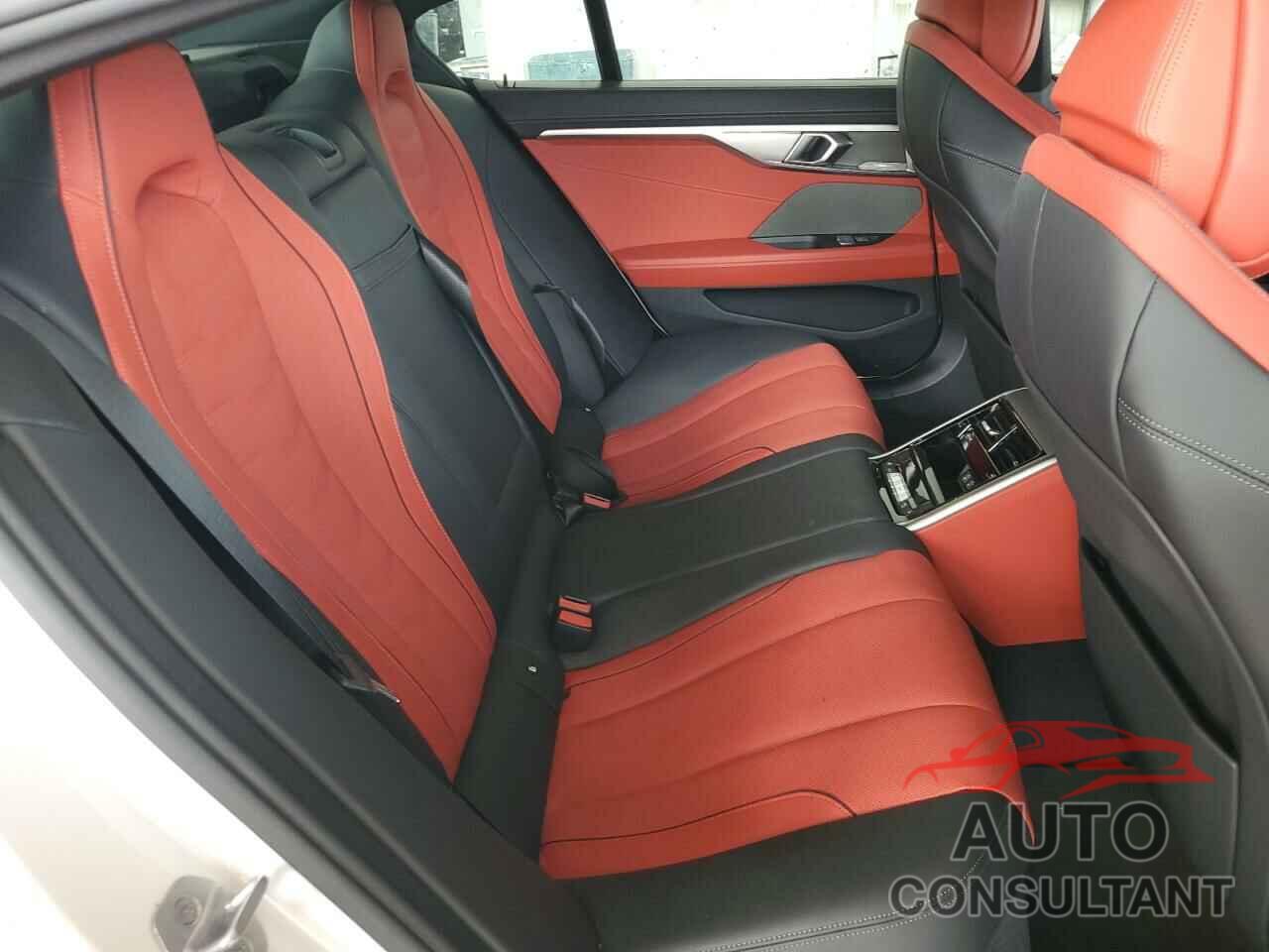 BMW 8 SERIES 2023 - WBAGV4C00PCL13414