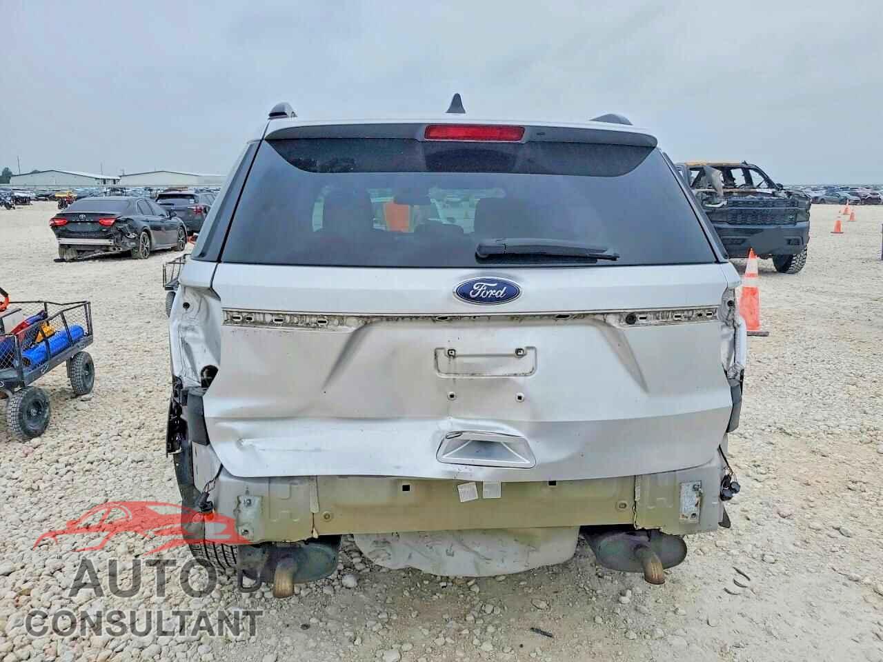 FORD EXPLORER 2018 - 1FM5K7B81JGA79517