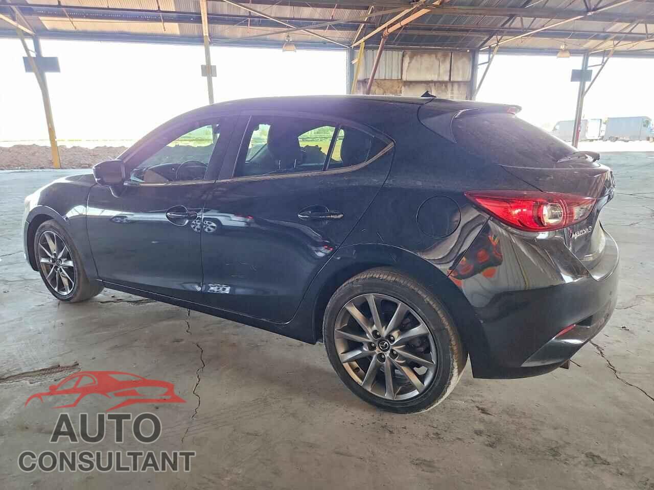 MAZDA 3 2018 - 3MZBN1L34JM166944