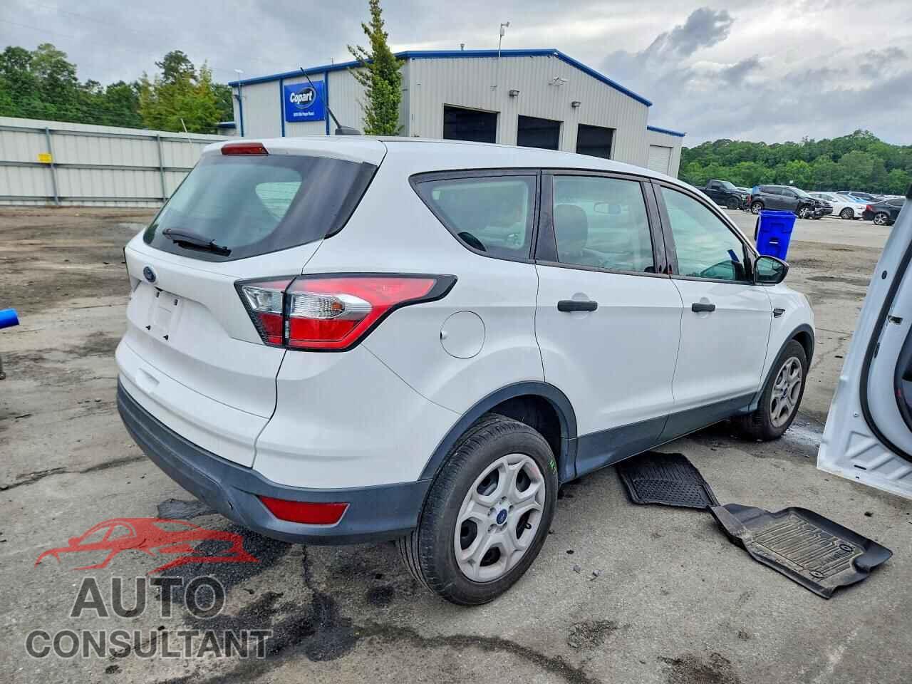 FORD ESCAPE 2018 - 1FMCU0F70JUA38954