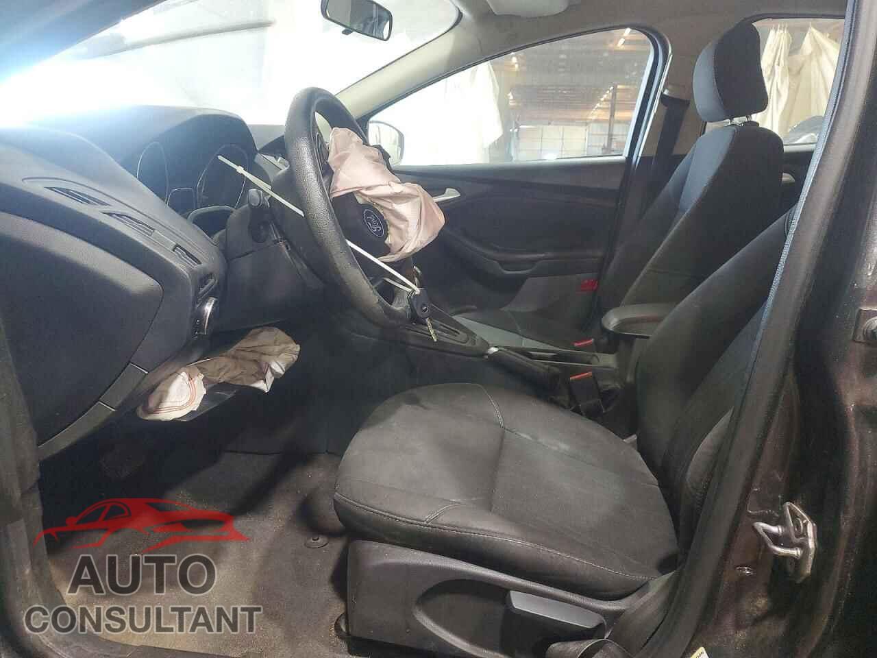 FORD FOCUS 2016 - 1FADP3K26GL290370