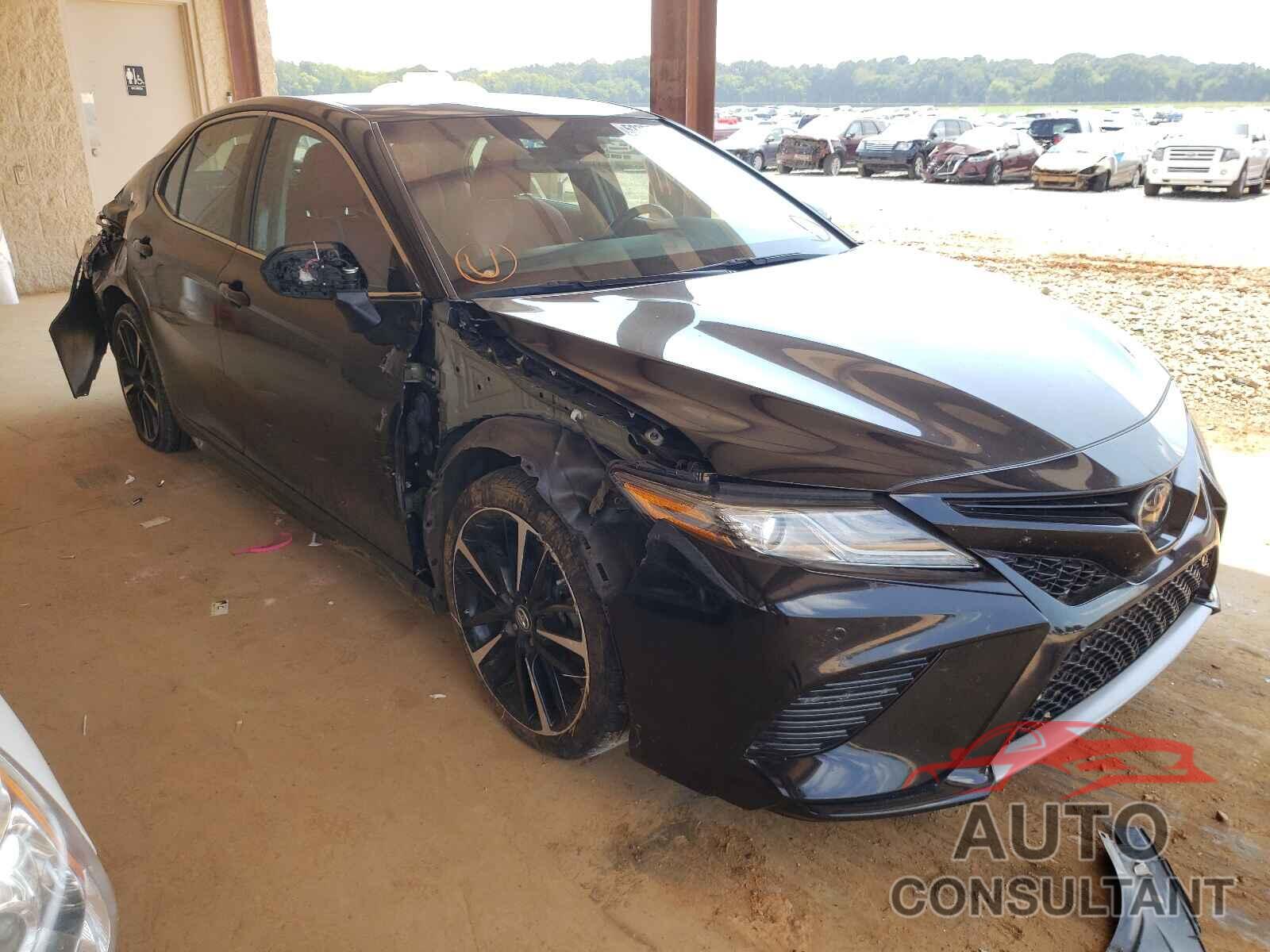 TOYOTA CAMRY 2018 - 4T1B61HK3JU133182