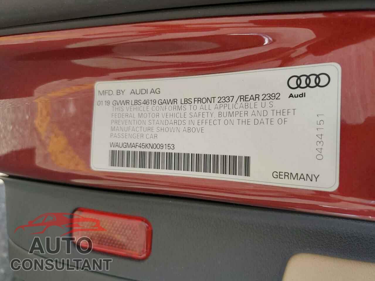 AUDI A4 2019 - WAUGMAF45KN009153