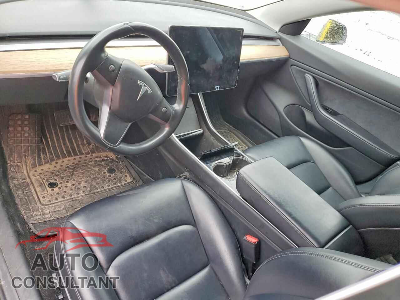 TESLA MODEL 3 2018 - 5YJ3E1EB8JF093884