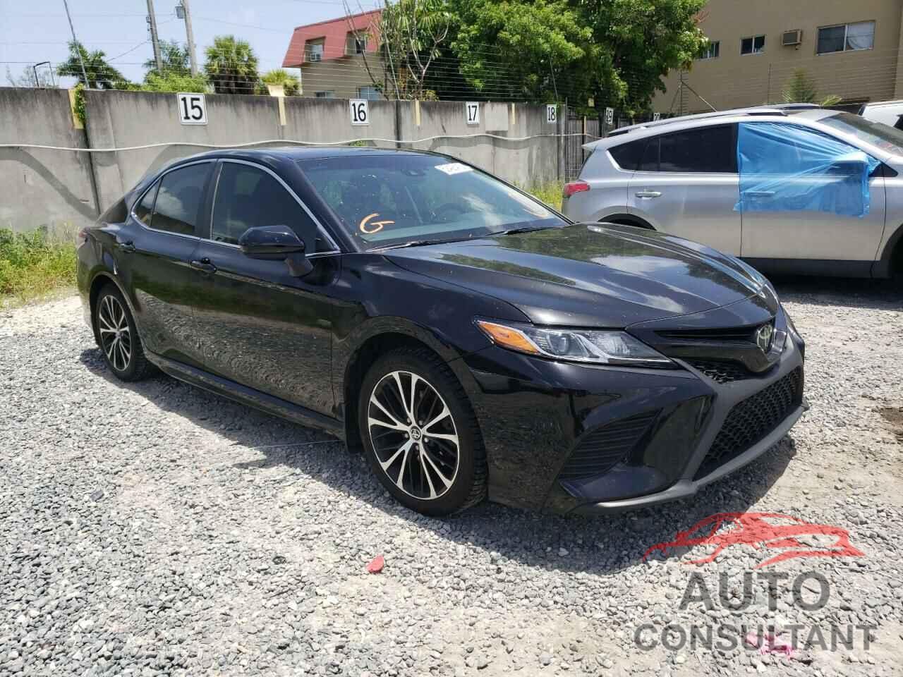 TOYOTA CAMRY 2018 - 4T1B11HK5JU600875