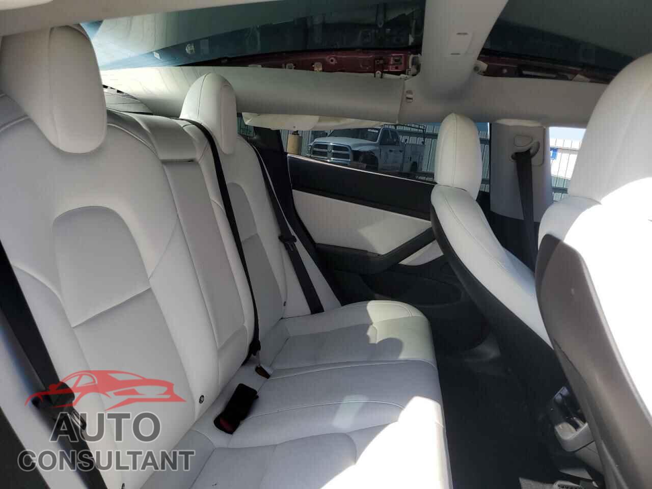 TESLA MODEL 3 2018 - 5YJ3E1EB4JF080582
