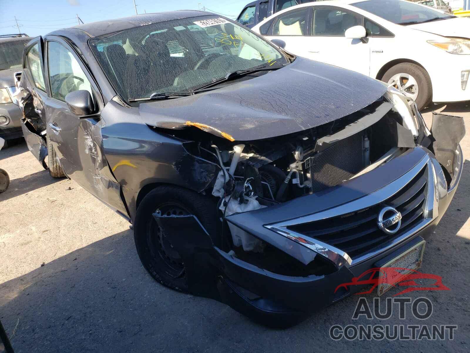 NISSAN VERSA 2017 - 3N1CN7AP3HL812669