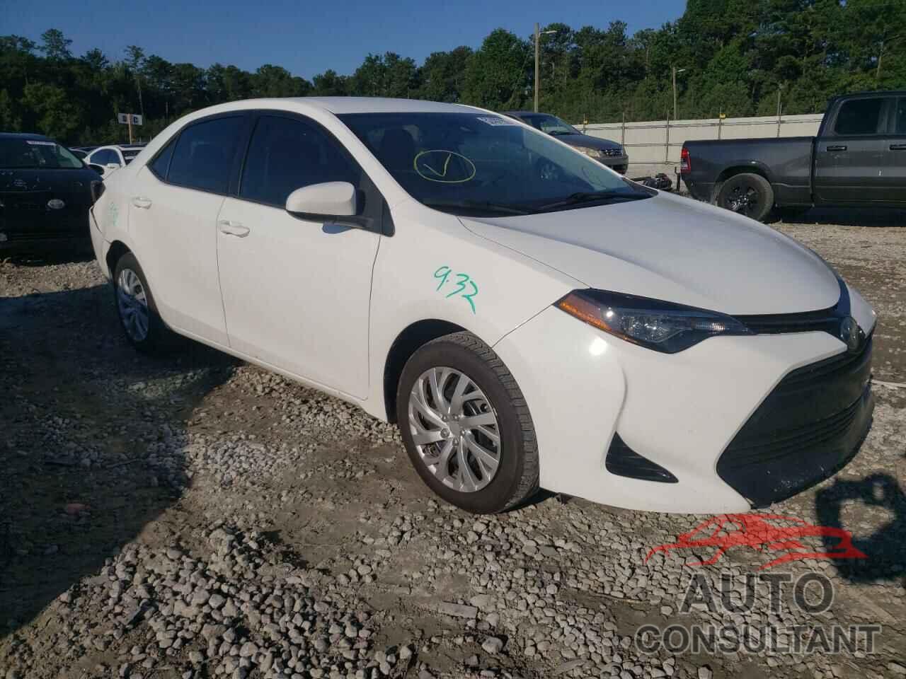 TOYOTA COROLLA 2018 - 5YFBURHE3JP813101