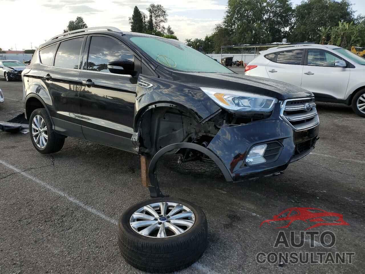 FORD ESCAPE 2017 - 1FMCU9J9XHUE25020