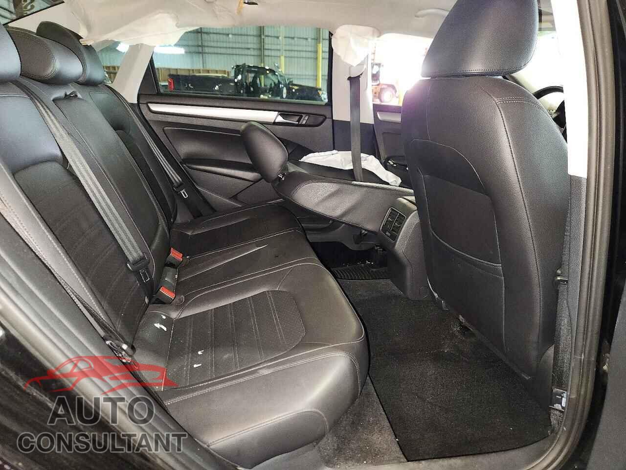 VOLKSWAGEN PASSAT 2015 - 1VWBS7A31FC018564