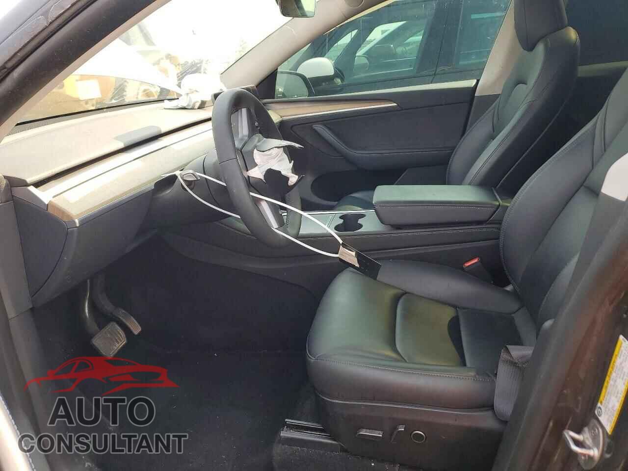 TESLA MODEL Y 2023 - LRWYGDFD3PC057864