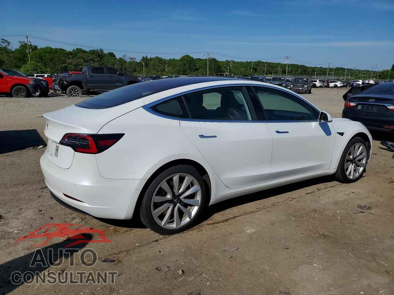 TESLA MODEL 3 2018 - 5YJ3E1EA5JF015733