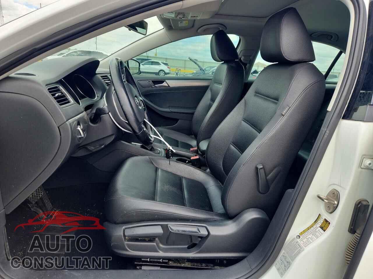 VOLKSWAGEN JETTA 2017 - 3VWDB7AJ5HM308332