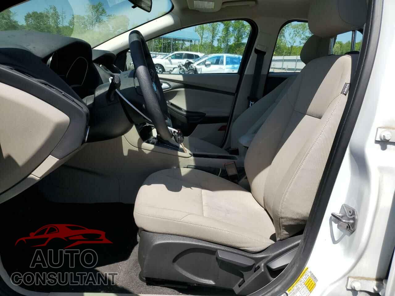 FORD FOCUS 2018 - 1FADP3F29JL295712