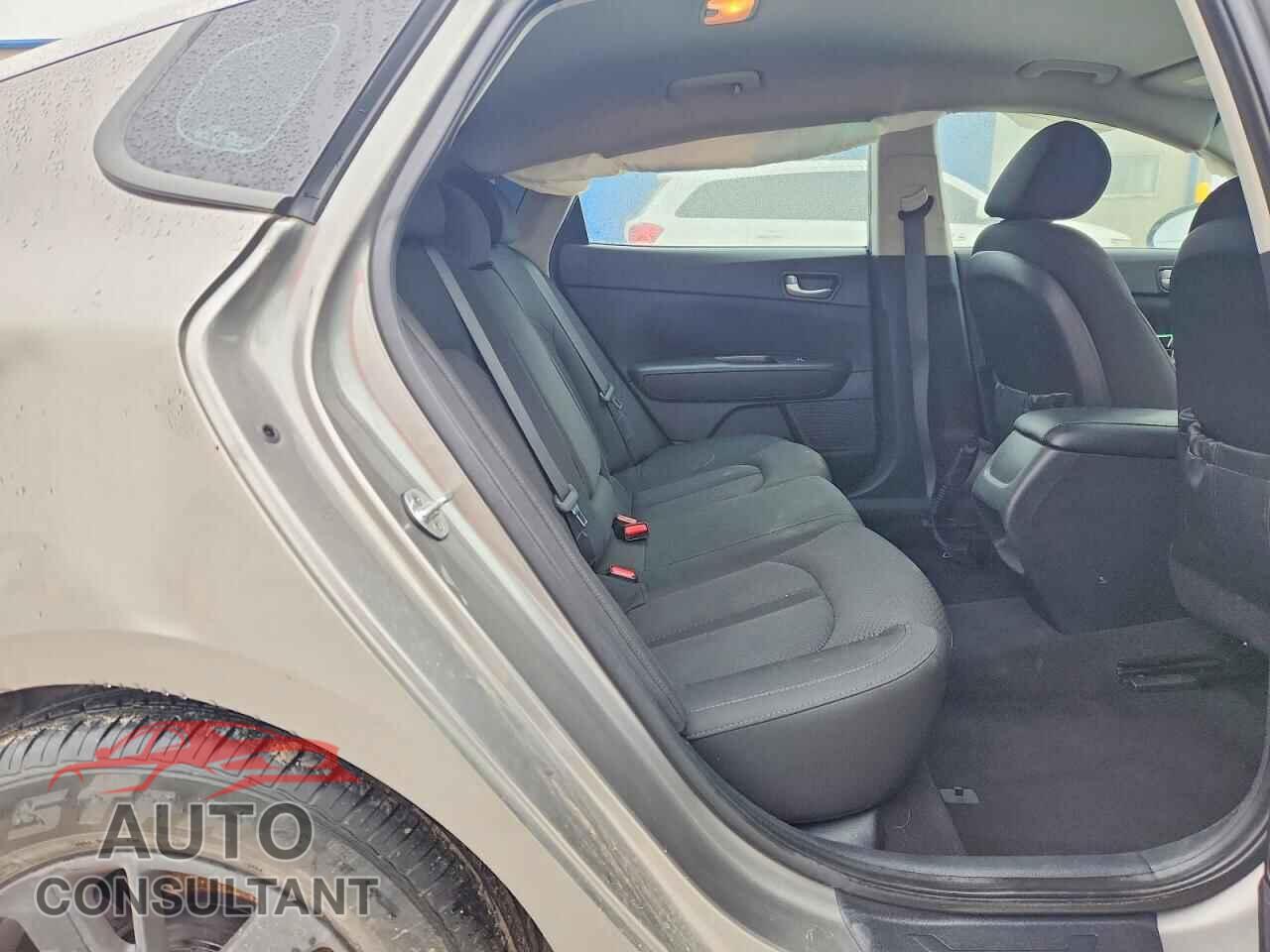 KIA OPTIMA 2016 - 5XXGT4L33GG105076