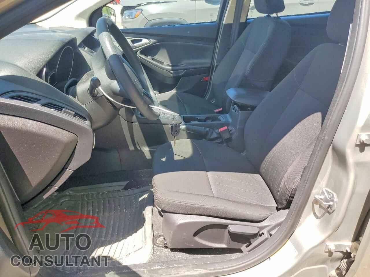 FORD FOCUS 2015 - 1FADP3F27FL332182