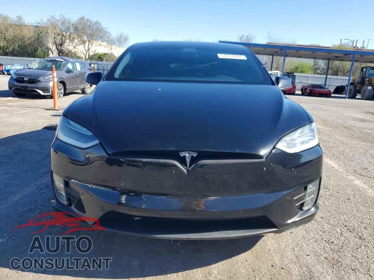 TESLA MODEL X 2017 - 5YJXCDE27HF070180