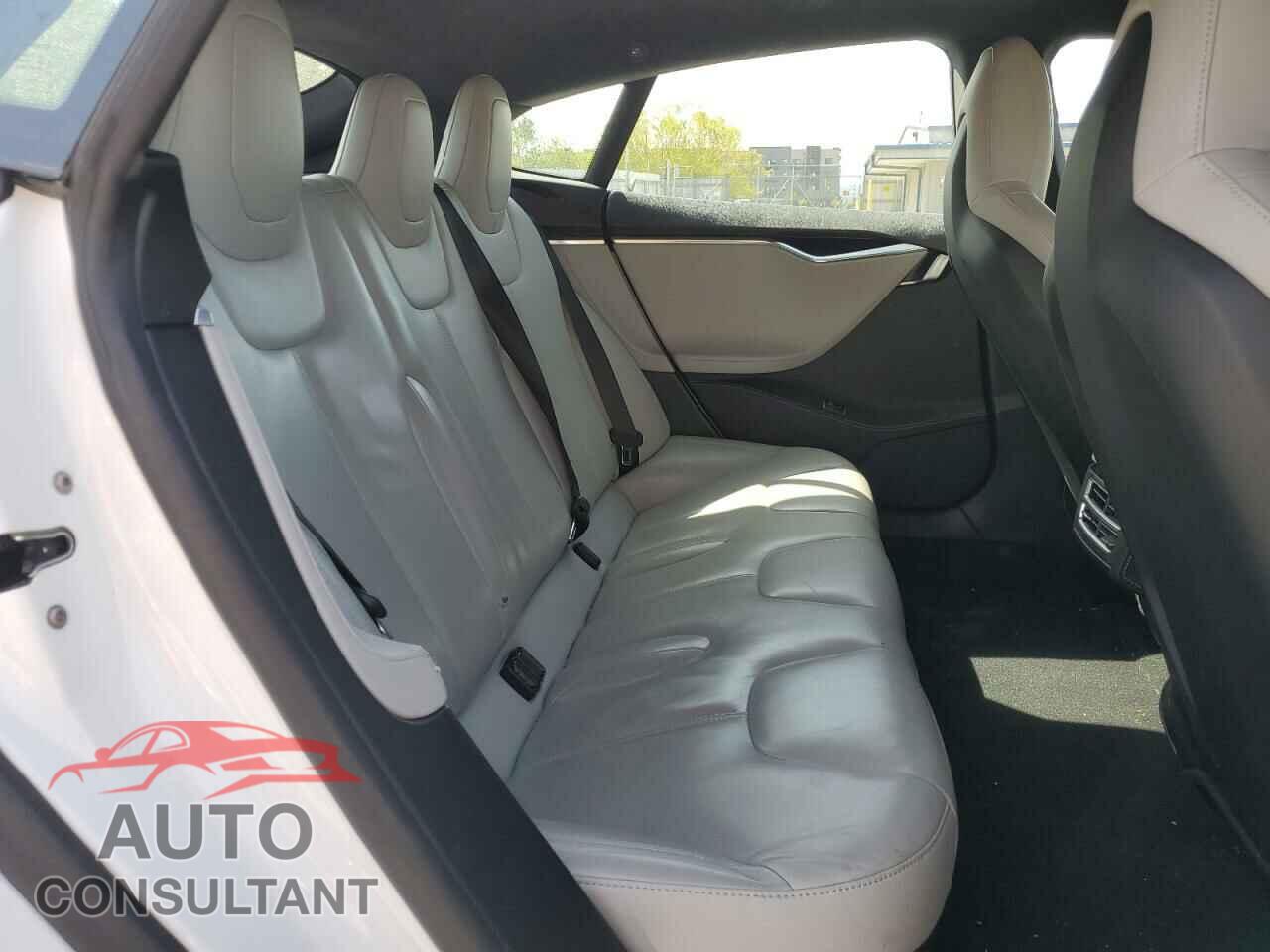 TESLA MODEL S 2015 - 5YJSA1S1XFFP77555
