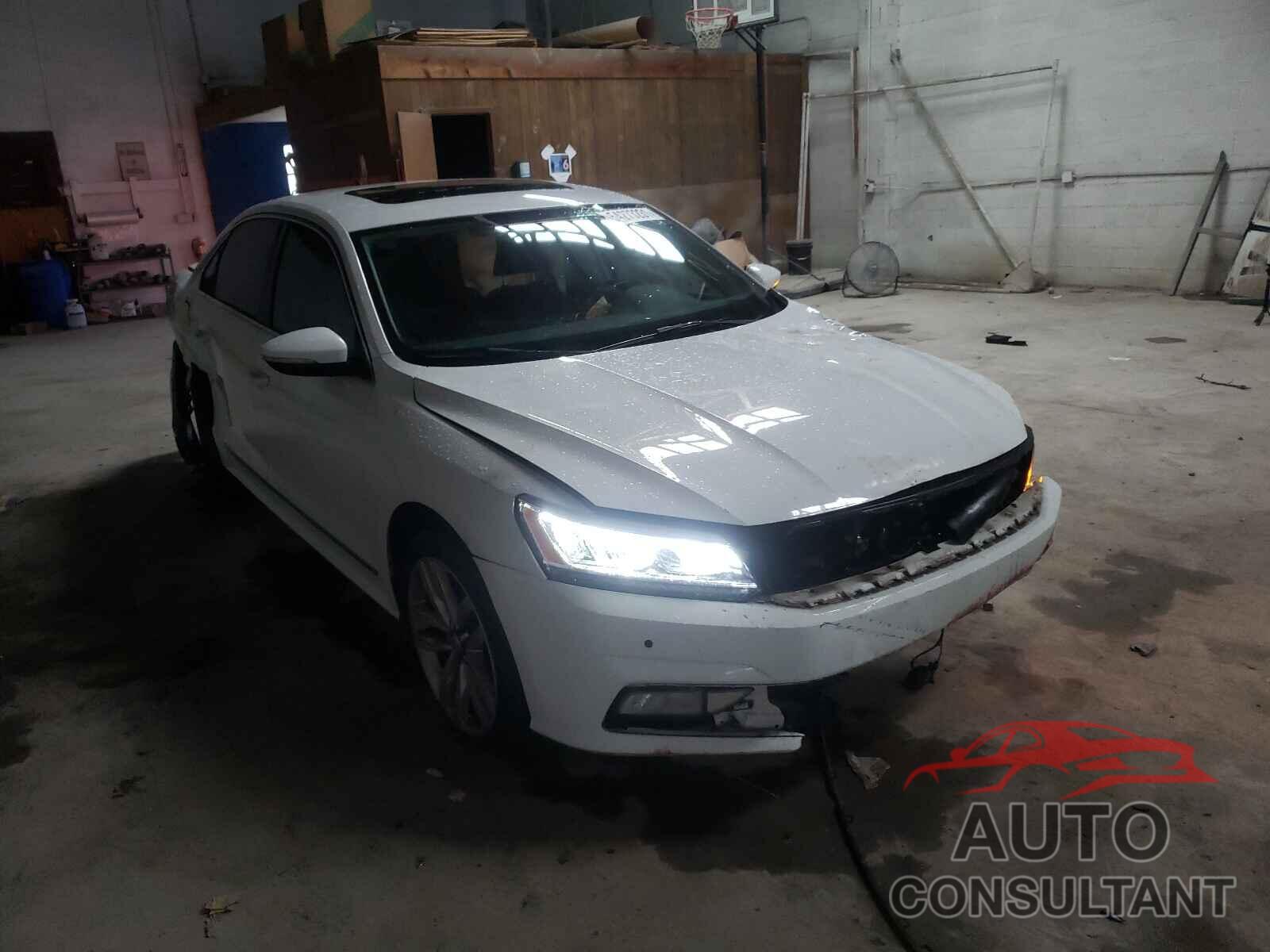 VOLKSWAGEN PASSAT 2017 - 1VWGT7A33HC002095