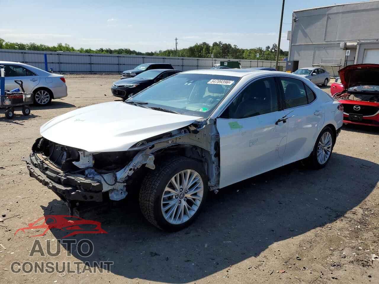 TOYOTA CAMRY SOLA 2018 - 4T1B21HK9JU005136