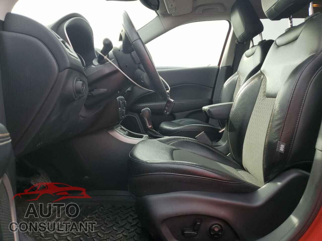 JEEP COMPASS 2018 - 3C4NJCBBXJT503252