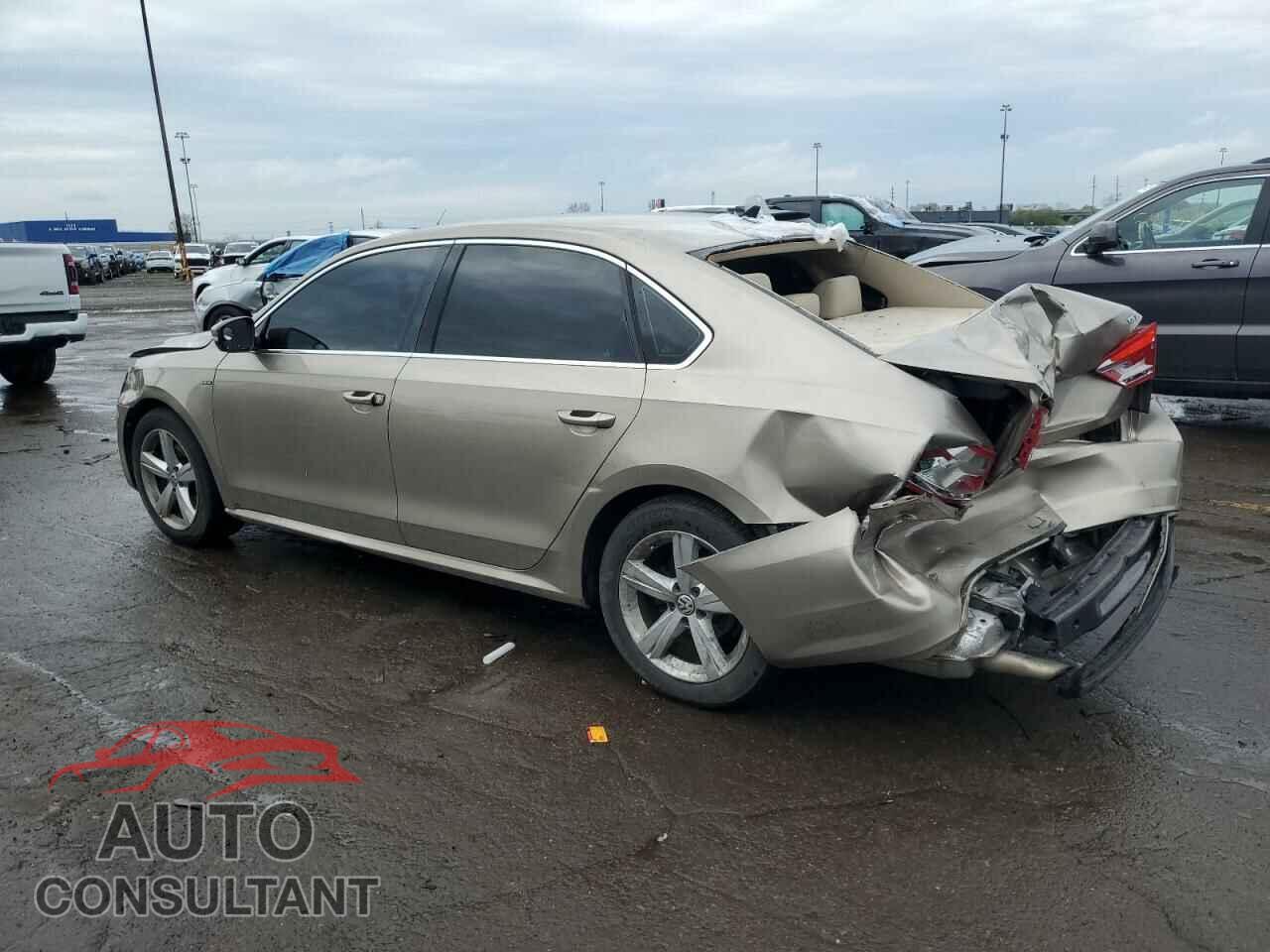 VOLKSWAGEN PASSAT 2015 - 1VWAT7A3XFC098116