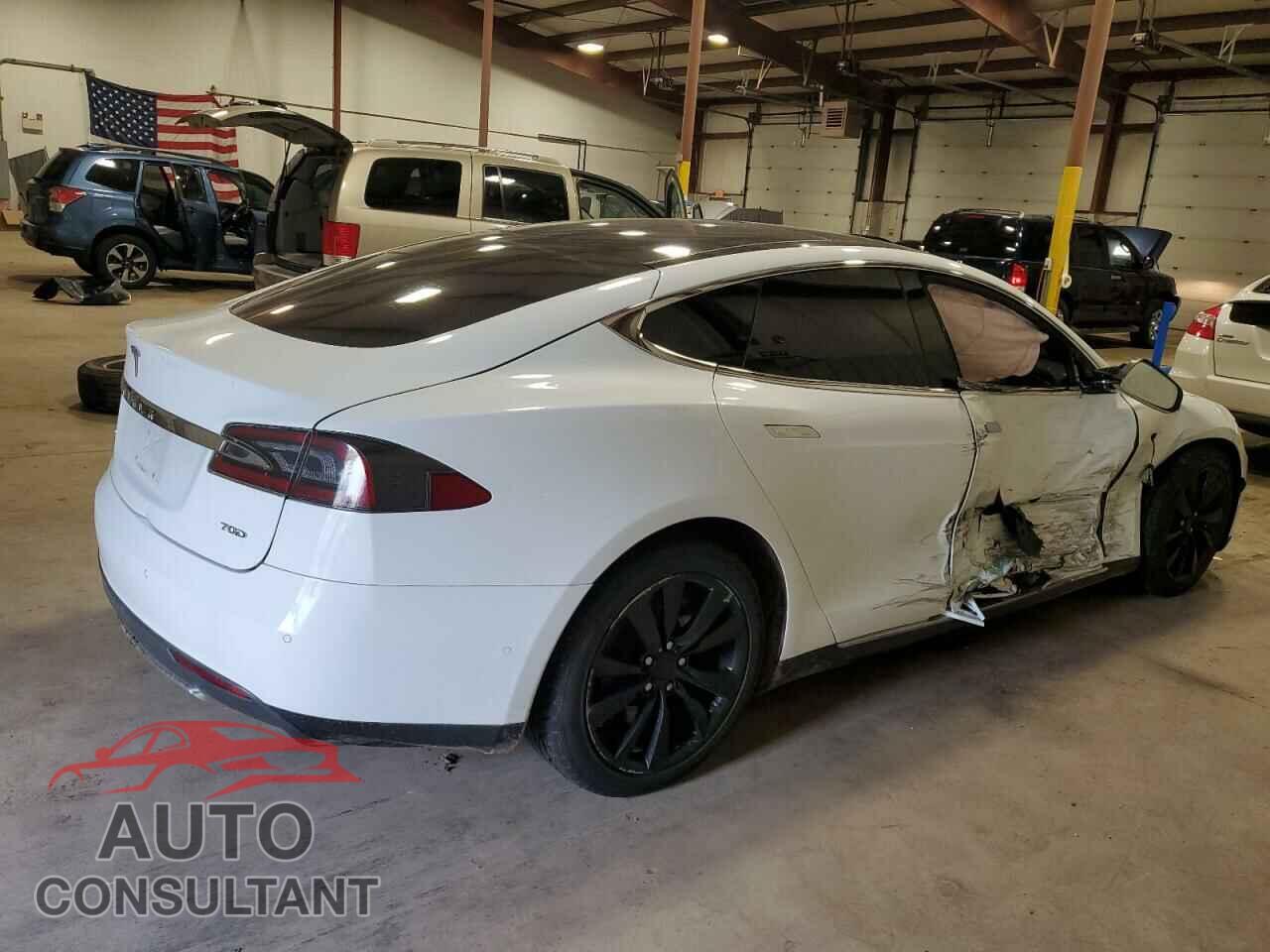 TESLA MODEL S 2015 - 5YJSA1E25FF106153