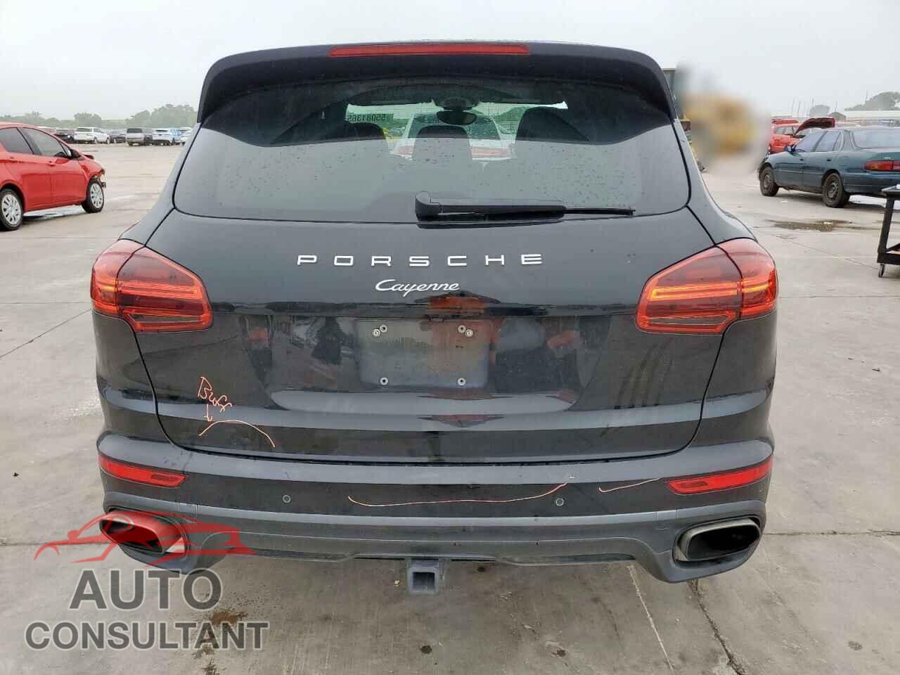 PORSCHE CAYENNE 2016 - WP1AA2A26GKA13863