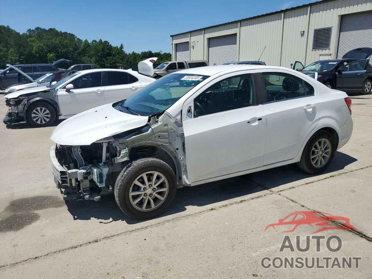 CHEVROLET SONIC 2018 - 1G1JD5SG8J4111995