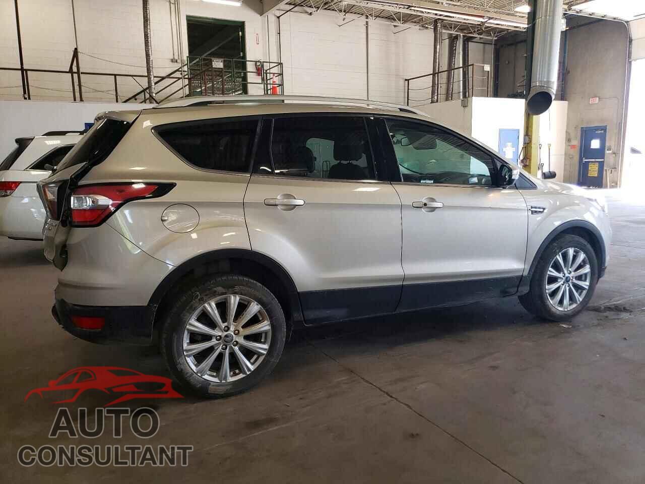 FORD ESCAPE 2017 - 1FMCU9J95HUE23840