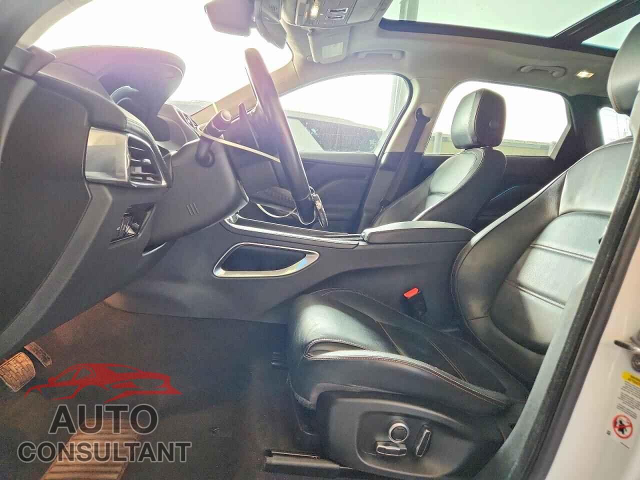JAGUAR F-PACE 2020 - SADCK2FX6LA643933