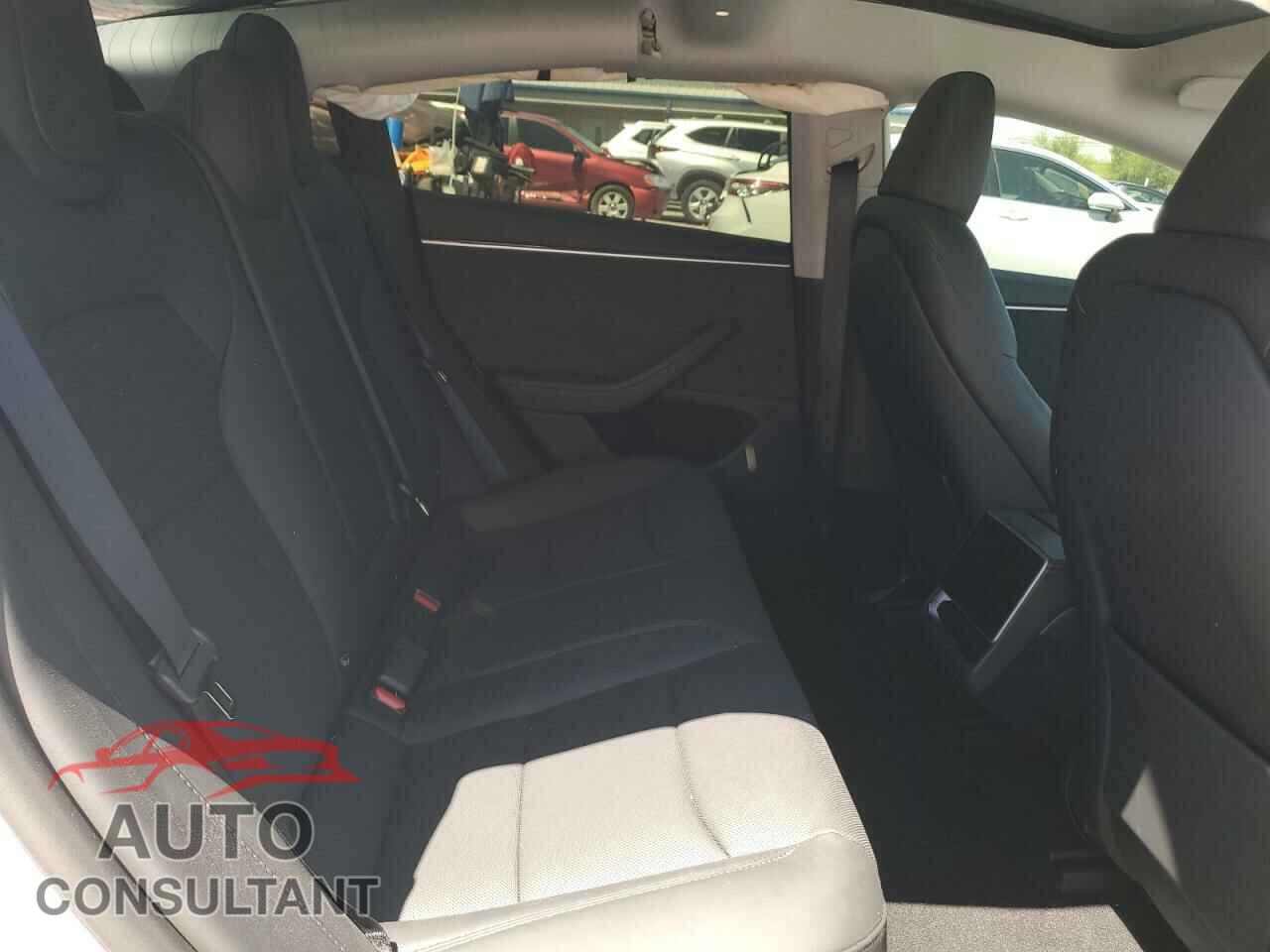 TESLA MODEL 3 2024 - 5YJ3E1EBXRF796379