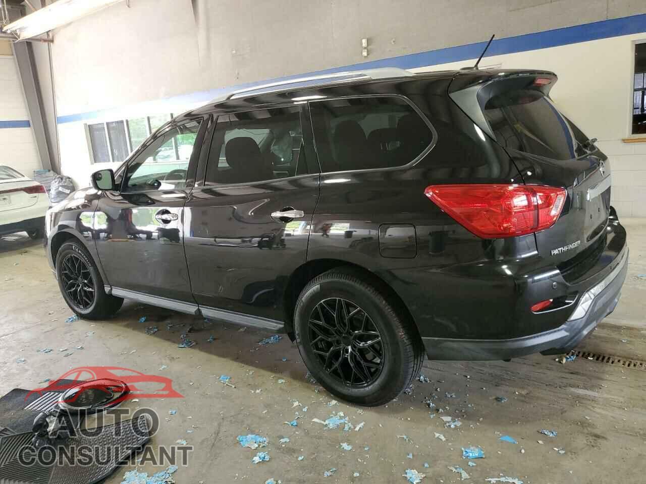 NISSAN PATHFINDER 2017 - 5N1DR2MM1HC654060