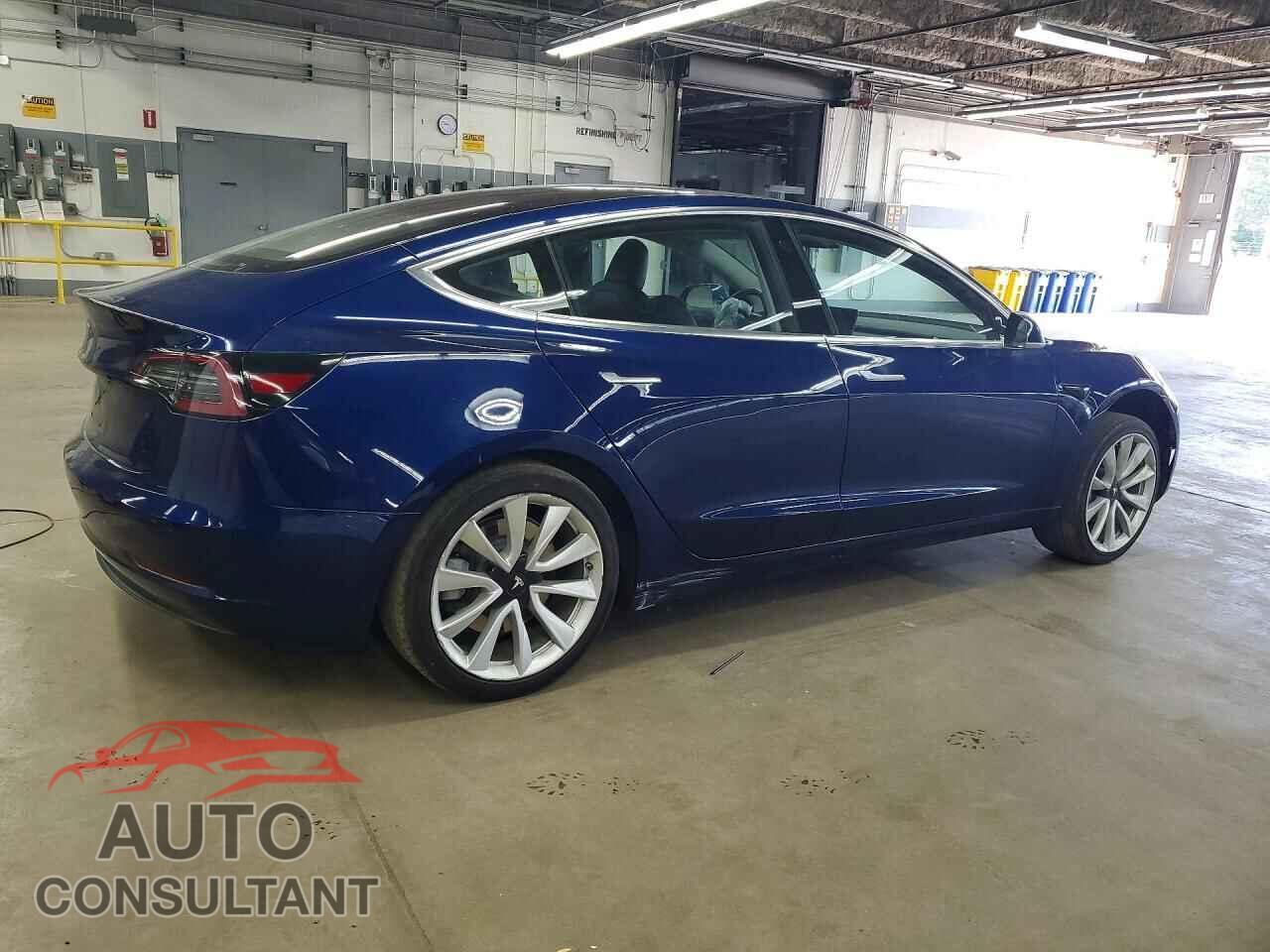 TESLA MODEL 3 2018 - 5YJ3E1EA0JF008155