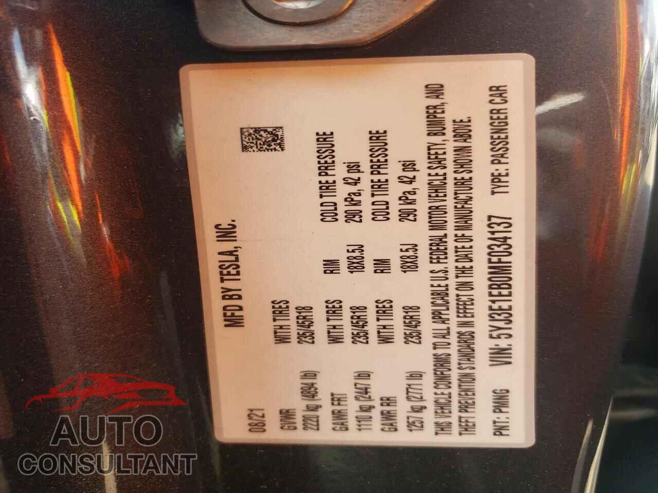 TESLA MODEL 3 2021 - 5YJ3E1EB0MF034137