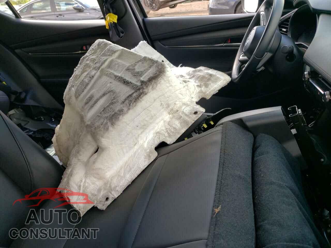 MAZDA 3 2021 - JM1BPBML1M1400914